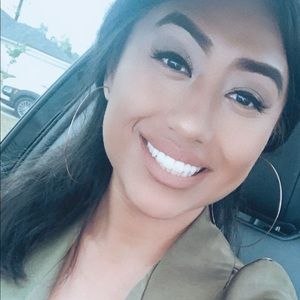 Meet your Posher, Ana